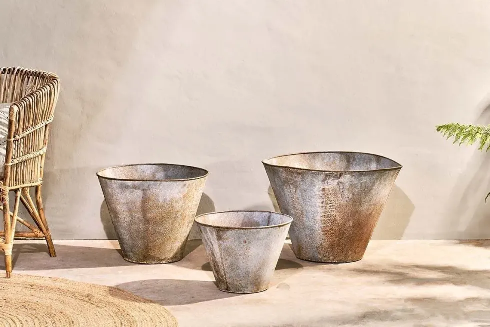 Abari Tapered Planter