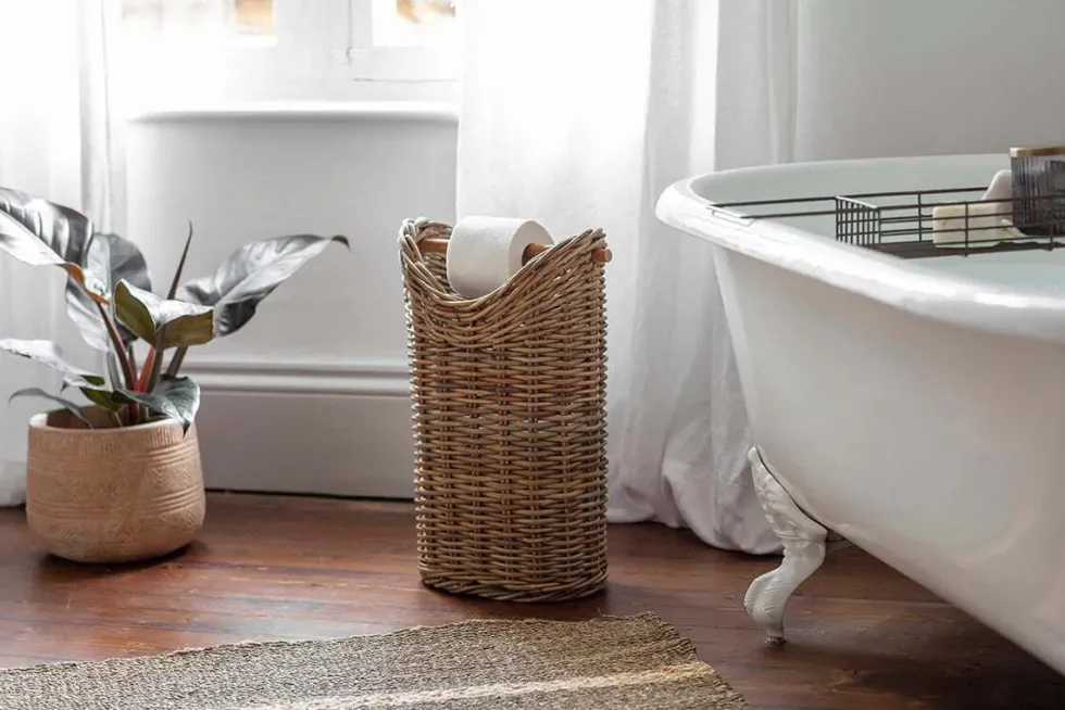Amandi Toilet Roll Holder