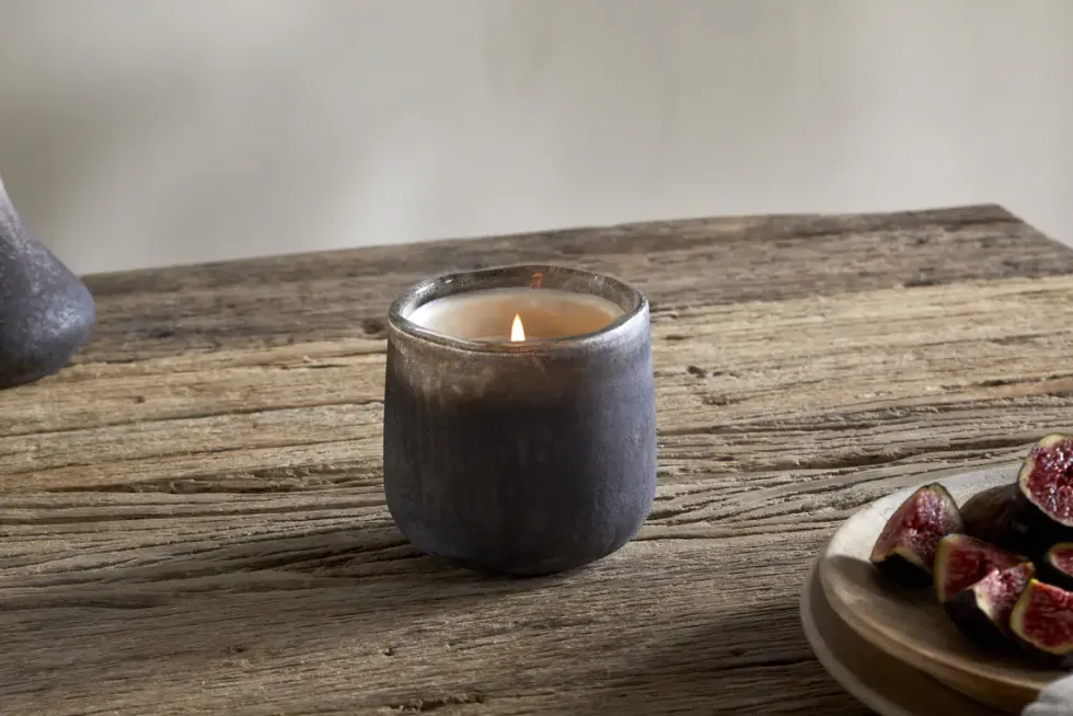 Cedarwood & Fig 1 Wick Scented Candle - Frosted Black - 1 Wick