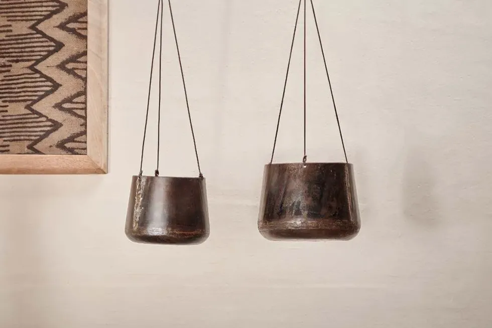 Endo Reclaimed Iron Hanging Planter