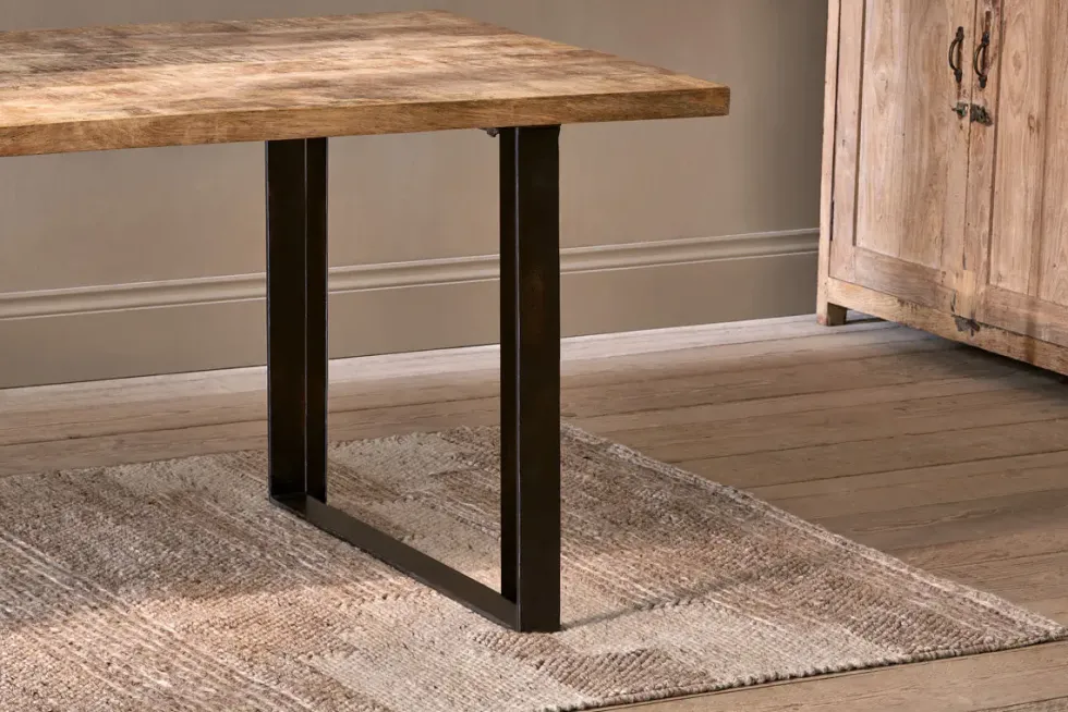 Fia Dining Table
