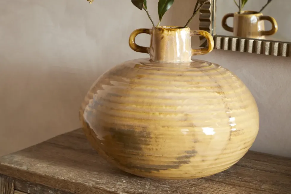 Hujan Vase - Ochre