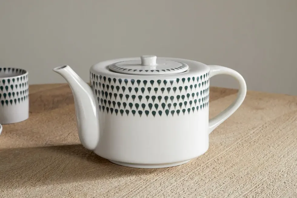 Juniper Drop 4 Person Teapot - Cream & Juniper