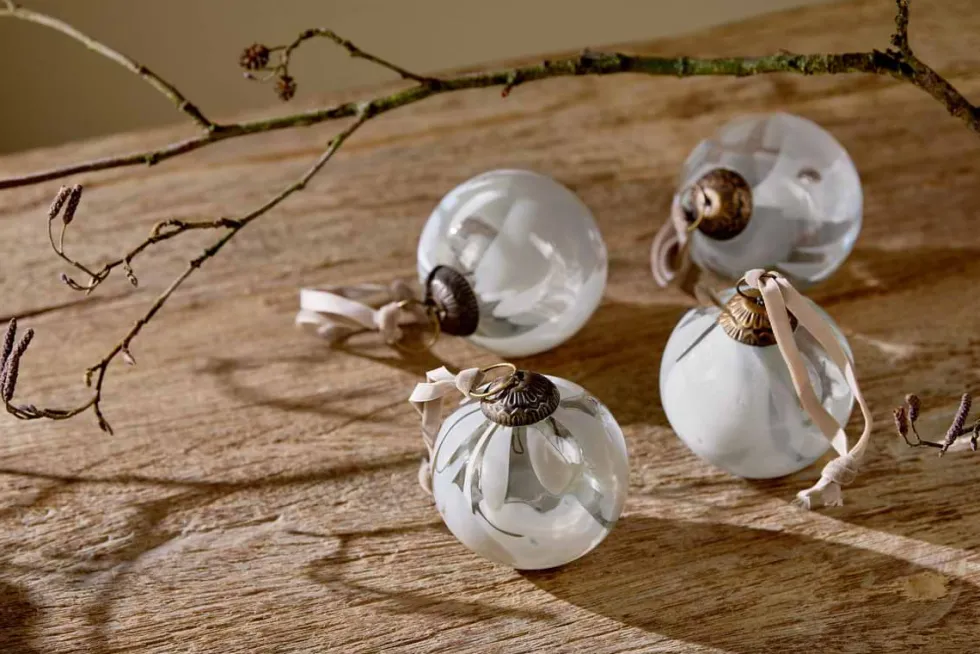 Lohara Baubles - White (Set of 4)