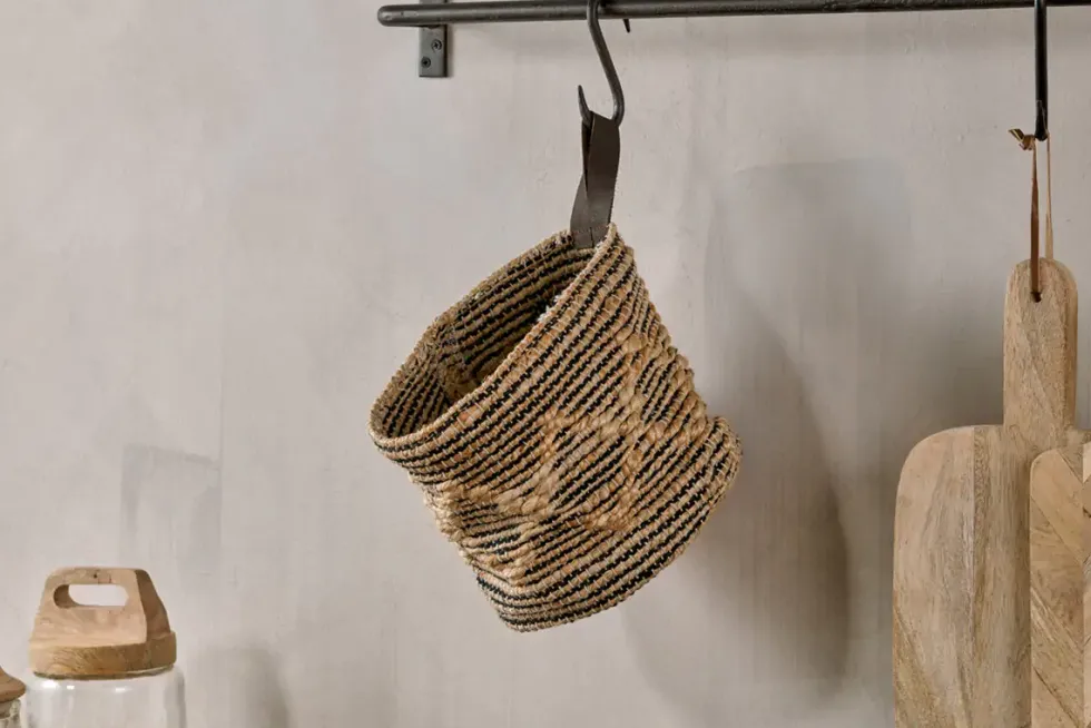 Mannu Cotton & Hemp Wall Hung Basket - Natural & Black