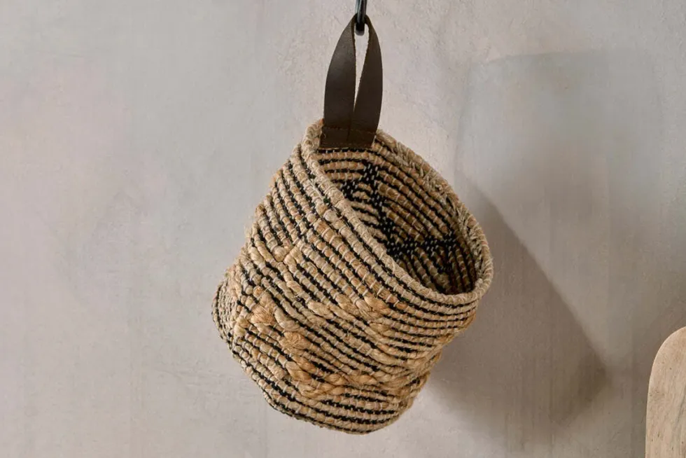 Mannu Cotton & Hemp Wall Hung Basket - Natural & Black