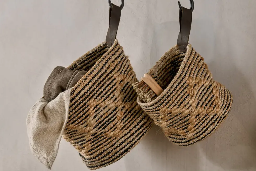 Mannu Cotton & Hemp Wall Hung Basket - Natural & Black