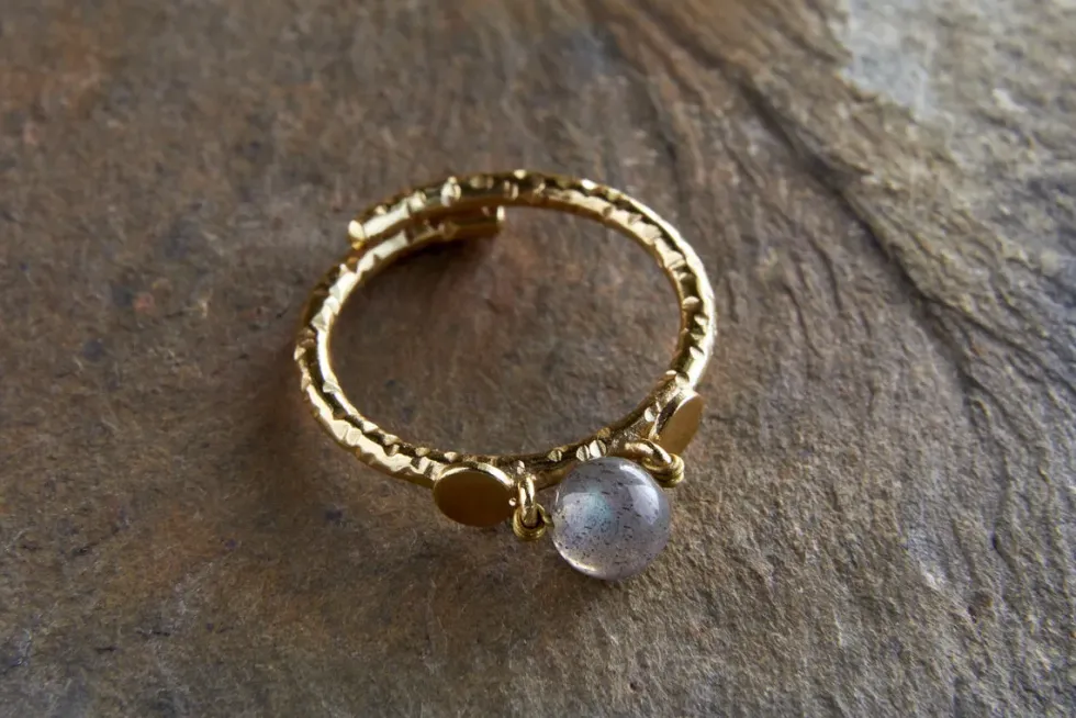 Marai Labradorite Ring - Labradorite & Gold