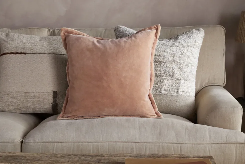 Menmai Velvet Cushion Cover - Dusty Pink