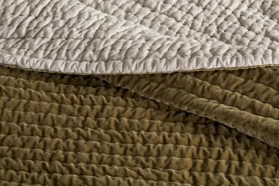 Nidra Velvet & Linen Bed Quilt - Moss
