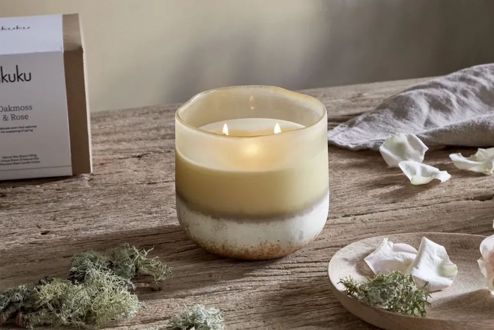 Oakmoss & Rose 3 Wick Scented Candle - Yellow - 3 Wick