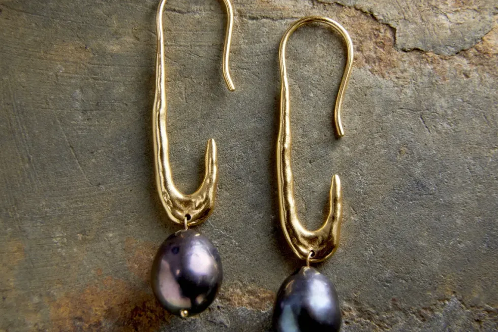 Omi Grey Pearl Earrings - Gold