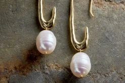 Omi White Pearl Earrings - Gold