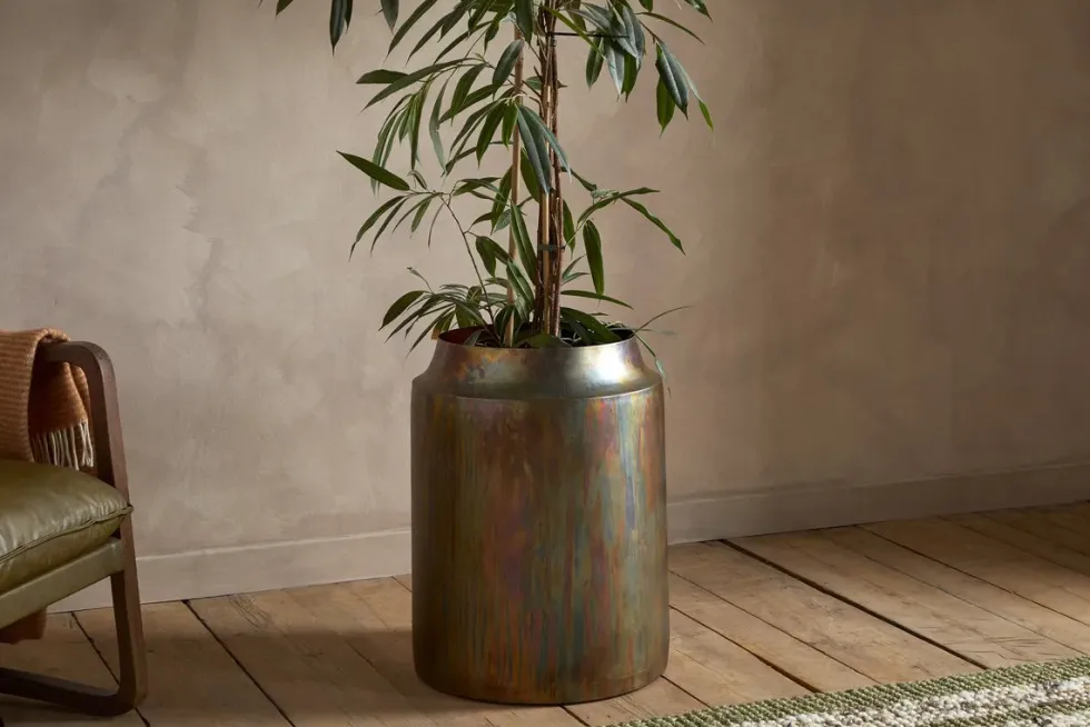 Roja Metal Planter - Oxidised Metal