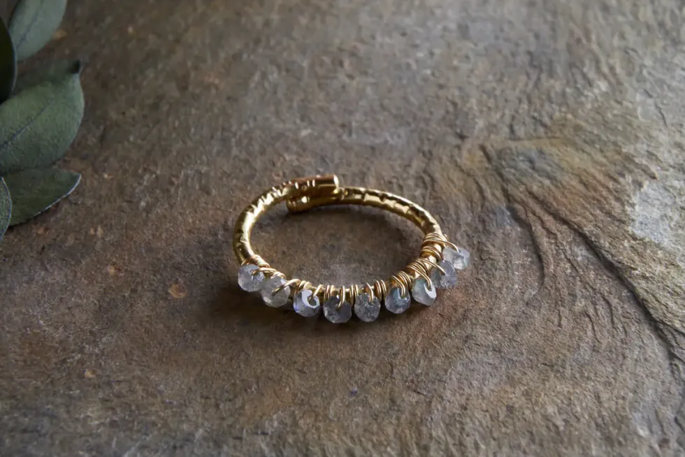 Vani Labradorite Ring - Labradorite & Gold