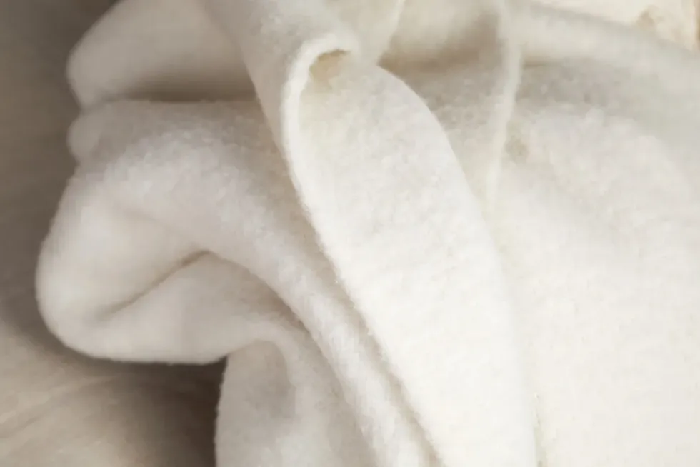 Velatu Fringed Merino Wool Throw - Natural